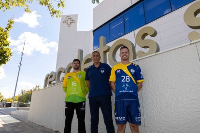 Presentación de las equipaciones y ropa oficial del Atlético Valladolid.
