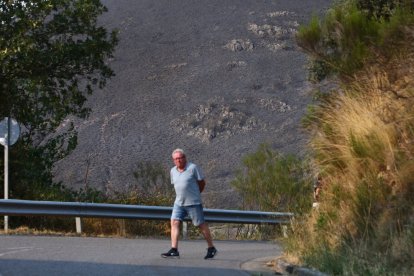 El incendio de Anllares (León), que afecta al Valle de Fornela.