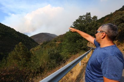 El incendio de Anllares (León), que afecta al Valle de Fornela.