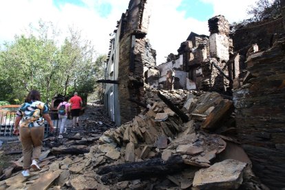Efectos del incendio que ha afectado al municipio de Oencia (León).