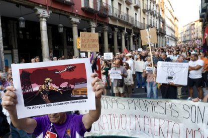 Manifestación bajo el lema 'Nuestra tierra arde. Contra el fuego de la inacción: ¡Prevención y medios ya!'