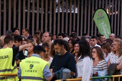 Manuel Carrasco hacía vibrar al público que abarrotaba la explanada del Castillo de La Mota en Medina del Campo.