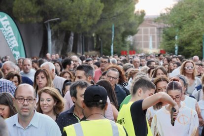 Manuel Carrasco hacía vibrar al público que abarrotaba la explanada del Castillo de La Mota en Medina del Campo.