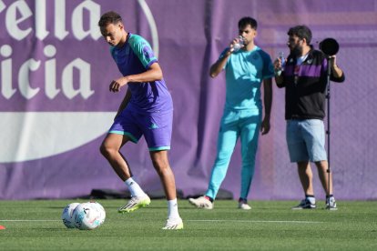 Lachuer, en su primer entrenamiento con el Real Valladolid.