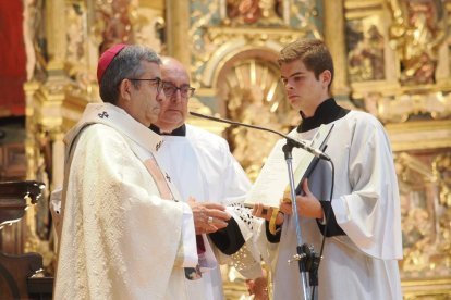 Misa y procesión en honor a la Virgen de San Lorenzo.