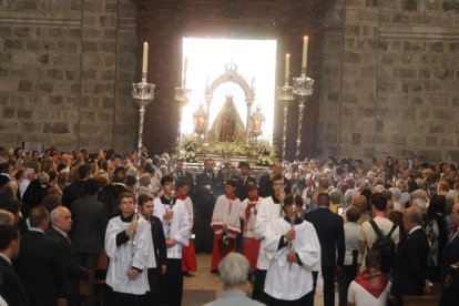 Misa y procesión en honor a la Virgen de San Lorenzo.