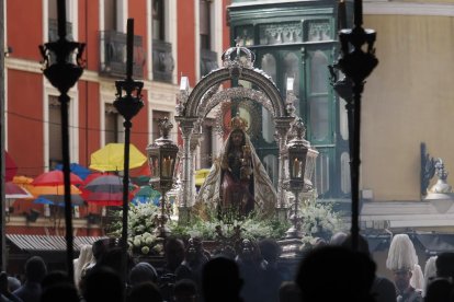 Misa y procesión en honor a la Virgen de San Lorenzo.