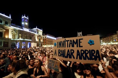 Concierto de Dani Fernández en la plaza Mayor de Valladolid.