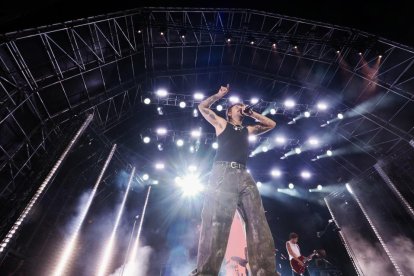 Concierto de Dani Fernández en la plaza Mayor de Valladolid.