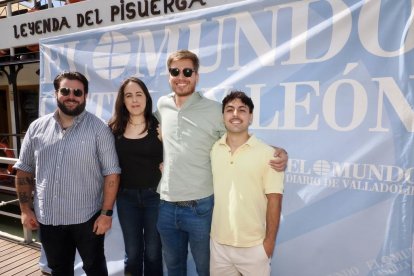 Primer día de la caseta de El Mundo en el barco 'La Leyenda del Pisuerga'