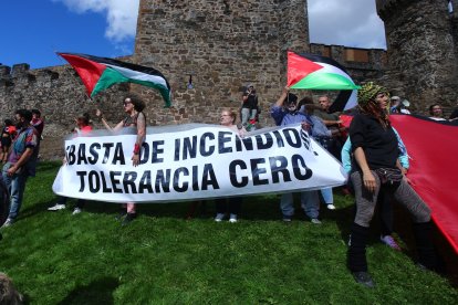 Protestas a favor de Palestina en Ponferrada en La Vuelta a España.