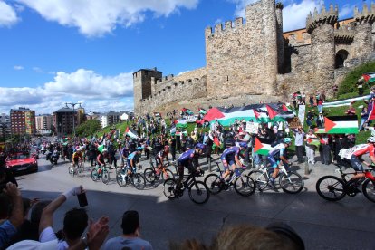 Protestas a favor de Palestina en Ponferrada en La Vuelta a España.