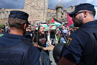 Protestas a favor de Palestina en Ponferrada en La Vuelta a España.