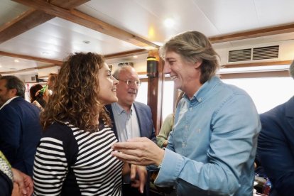Segundo día de la caseta de El Mundo en el barco 'La Leyenda del Pisuerga'