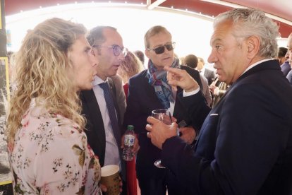 Segundo día de la caseta de El Mundo en el barco 'La Leyenda del Pisuerga'