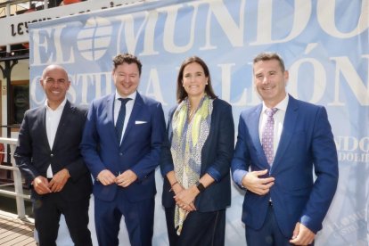 Segundo día de la caseta de El Mundo en el barco 'La Leyenda del Pisuerga'