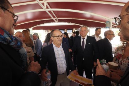 Segundo día de la caseta de El Mundo en el barco 'La Leyenda del Pisuerga'