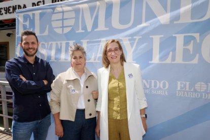 Segundo día de la caseta de El Mundo en el barco 'La Leyenda del Pisuerga'