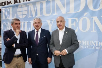 Segundo día de la caseta de El Mundo en el barco 'La Leyenda del Pisuerga'