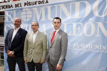 Segundo día de la caseta de El Mundo en el barco 'La Leyenda del Pisuerga'