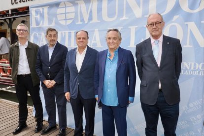 Segundo día de la caseta de El Mundo en el barco 'La Leyenda del Pisuerga'