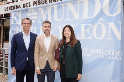 Segundo día de la caseta de El Mundo en el barco 'La Leyenda del Pisuerga'