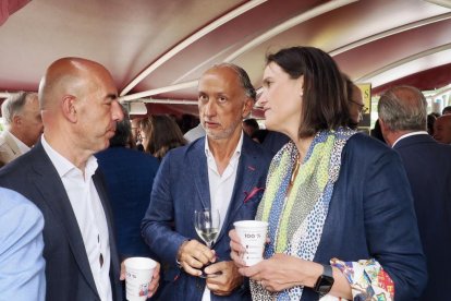 Segundo día de la caseta de El Mundo en el barco 'La Leyenda del Pisuerga'