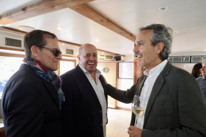 Segundo día de la caseta de El Mundo en el barco 'La Leyenda del Pisuerga'