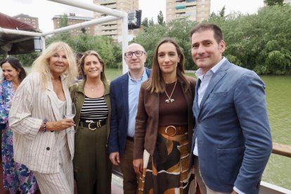 Segundo día de la caseta de El Mundo en el barco 'La Leyenda del Pisuerga'