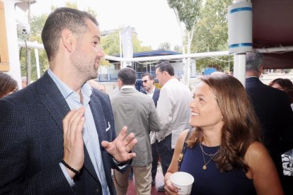 Segundo día de la caseta de El Mundo en el barco 'La Leyenda del Pisuerga'