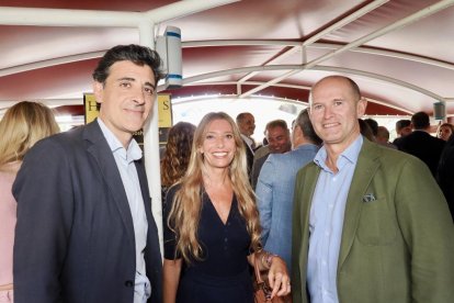 Segundo día de la caseta de El Mundo en el barco 'La Leyenda del Pisuerga'