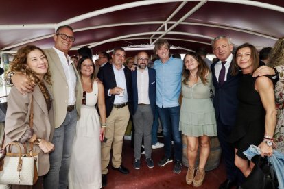 Segundo día de la caseta de El Mundo en el barco 'La Leyenda del Pisuerga'