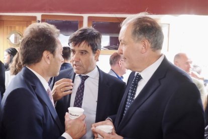 Segundo día de la caseta de El Mundo en el barco 'La Leyenda del Pisuerga'