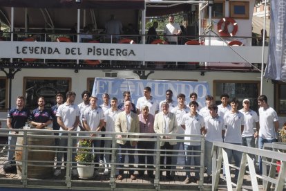 Último día de la caseta de El Mundo en el barco 'La Leyenda del Pisuerga'
