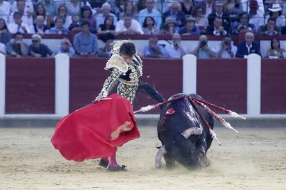 Corrida de toros de este viernes con Roca Rey, Emilio de Justo y Marco Pérez.