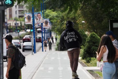 Carril bici de Isabel la Católica a la altura de la Rosaleda