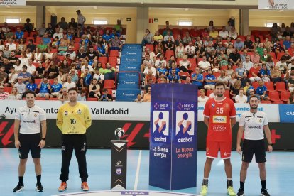 Imágenes del Recoletas Atlético Valladolid-Bada Huesca de la primera jornada de la Liga Asoba.l
