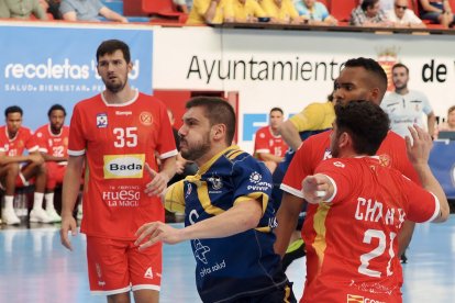 Imágenes del Recoletas Atlético Valladolid-Bada Huesca de la primera jornada de la Liga Asoba.l