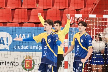 Imágenes del Recoletas Atlético Valladolid-Bada Huesca de la primera jornada de la Liga Asoba.l