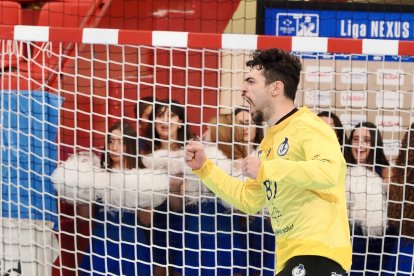 Imágenes del Recoletas Atlético Valladolid-Bada Huesca de la primera jornada de la Liga Asoba.l