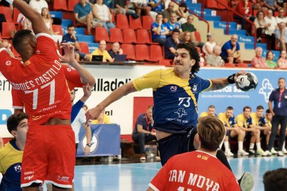 Imágenes del Recoletas Atlético Valladolid-Bada Huesca de la primera jornada de la Liga Asoba.l