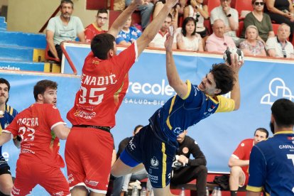 Imágenes del Recoletas Atlético Valladolid-Bada Huesca de la primera jornada de la Liga Asoba.l