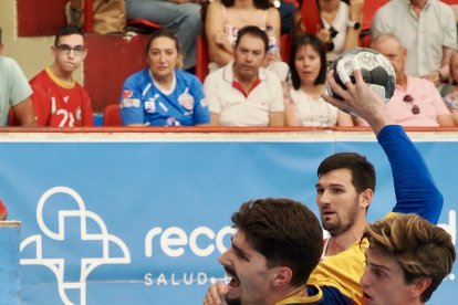Imágenes del Recoletas Atlético Valladolid-Bada Huesca de la primera jornada de la Liga Asoba.l