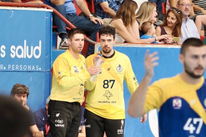 Imágenes del Recoletas Atlético Valladolid-Bada Huesca de la primera jornada de la Liga Asoba.l