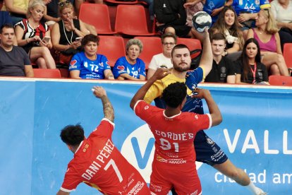 Imágenes del Recoletas Atlético Valladolid-Bada Huesca de la primera jornada de la Liga Asoba.l