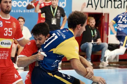 Imágenes del Recoletas Atlético Valladolid-Bada Huesca de la primera jornada de la Liga Asoba.l