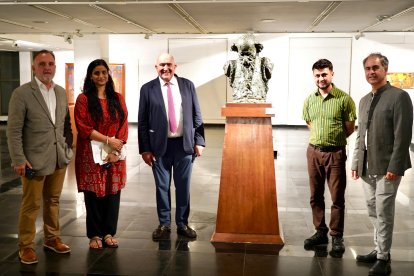 Jesús Julio Carnero visita la Galería Nacional de Arte Moderno