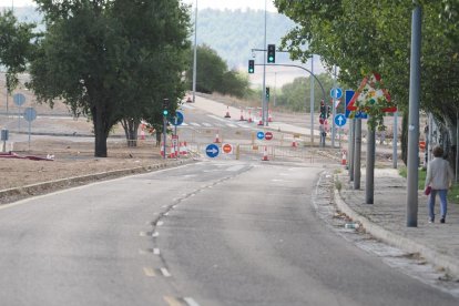 Obras de la VA20 a su paso por el cruce con Santovenia.
