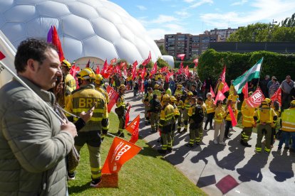 Bomberos forestales exigen en Valladolid mejoras de las condiciones laborales.