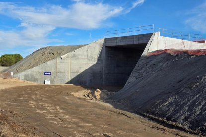 Estado de las obras del enlace ferroviario de la U de Olmedo este jueves